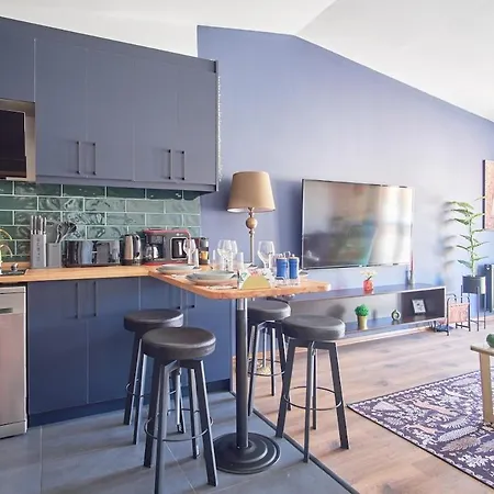 Apartamento Cozy Penthouse With The Balcony *