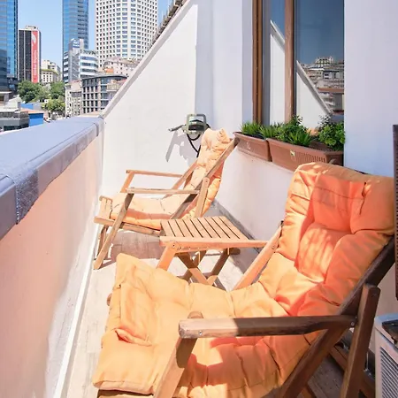 Cozy Penthouse With The Balcony Apartman