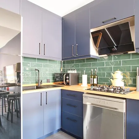 Cozy Penthouse With The Balcony Isztambul