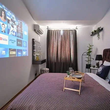 Cozy Penthouse With The Balcony Istanbul