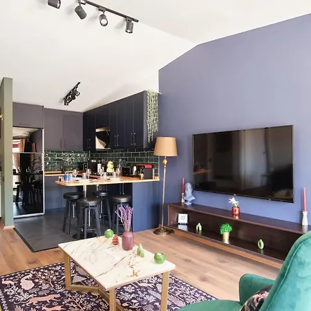 شقة Cozy Penthouse With The Balcony *