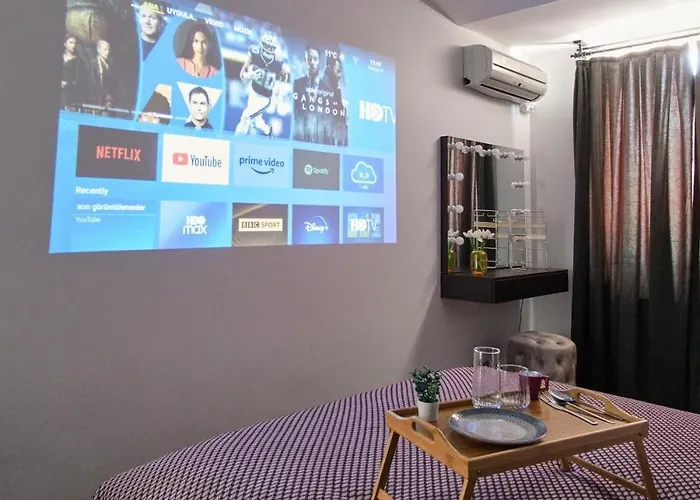 Cozy Penthouse With The Balcony *