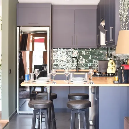 شقة Cozy Penthouse With The Balcony