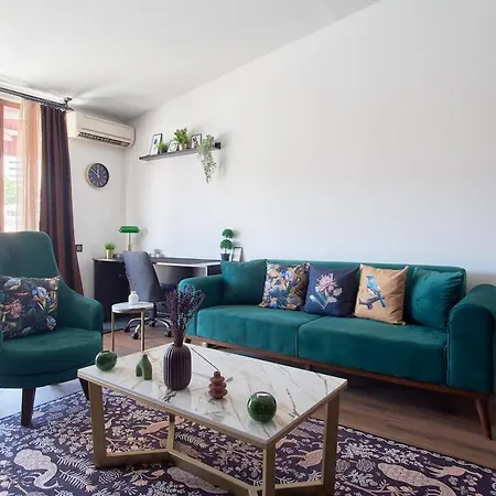 شقة Cozy Penthouse With The Balcony اسطنبول